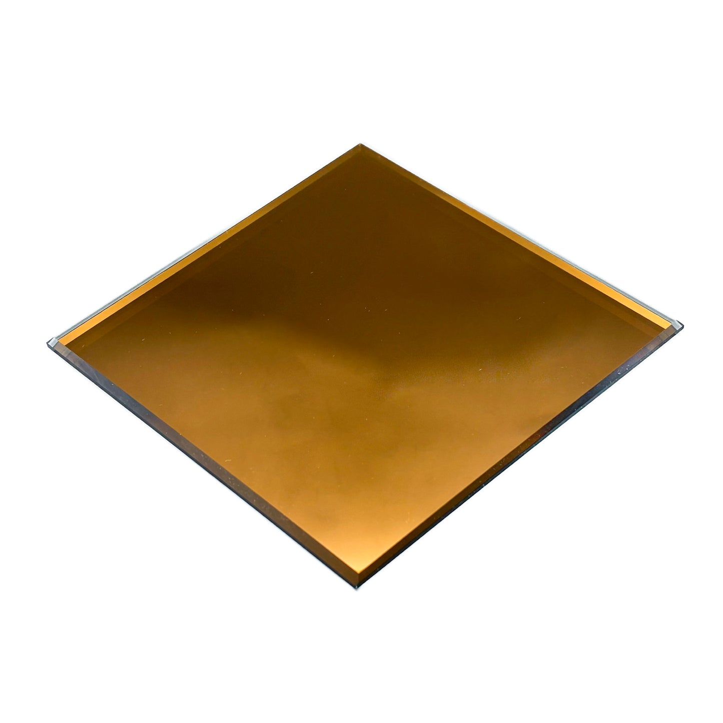 Espejo decorativo tono bronce oro con reflejo nítido y diseño sofisticado.